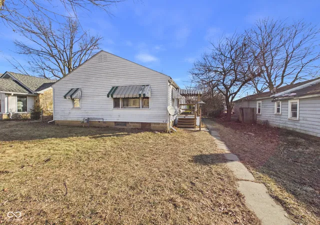 Single family home for sale at 2828 Lincoln St, Anderson, IN 46016 | MLS# 22081712