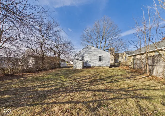 Photo 3 of Single family home for sale at 2828 Lincoln St, Anderson, IN 46016 | MLS# 22081712 | Listing updated on 2026-10-14