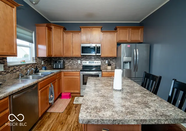 Photo 4 of Single family home for sale at 834 Blue Ash Trl, Greenwood, IN 46143 | MLS# 22082504 | Listing updated on 2026-09-23