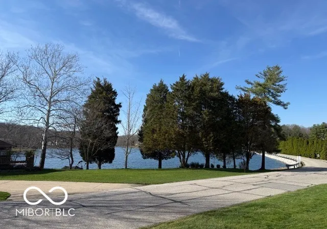 Photo 3 of Sale Pending at 3799 N Foxcliff Dr E, Martinsville, IN 46151 | MLS# 22083855 | Listing updated on 2026-09-28