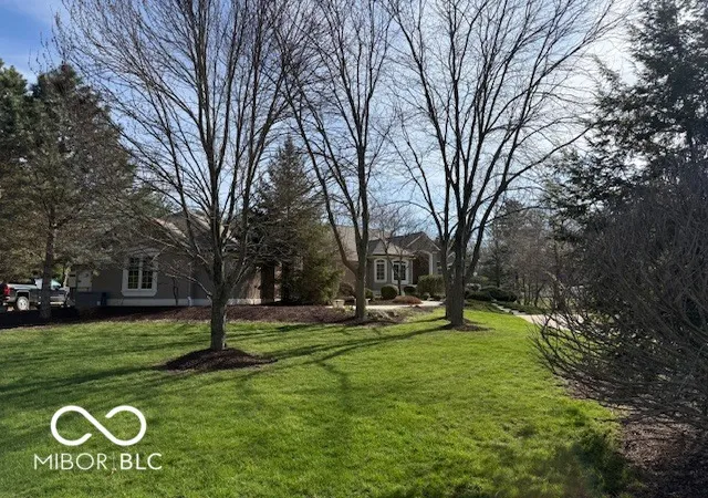 Photo 4 of Sale Pending at 3799 N Foxcliff Dr E, Martinsville, IN 46151 | MLS# 22083855 | Listing updated on 2026-09-28