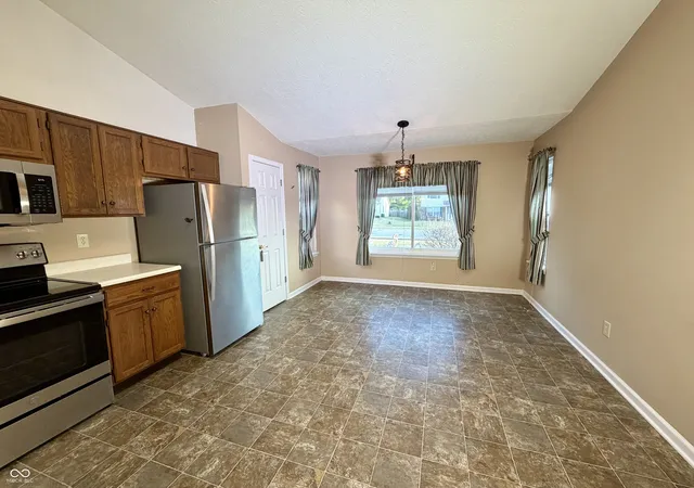 Photo 3 of Single family home for sale at 1019 E Killian Dr, Mooresville, IN 46158 | MLS# 22084081 | Listing updated on 2026-09-14