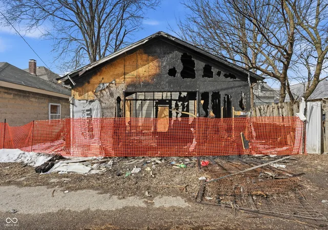 Photo 4 of Sale Pending at 437 N Gray St, Indianapolis, IN 46201 | MLS# 22086142 | Listing updated on 2026-09-14