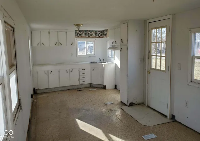 Photo 4 of Single family home for sale at 333 E Ohio St, Dunkirk, IN 47336 | MLS# 22087117 | Listing updated on 2026-09-11
