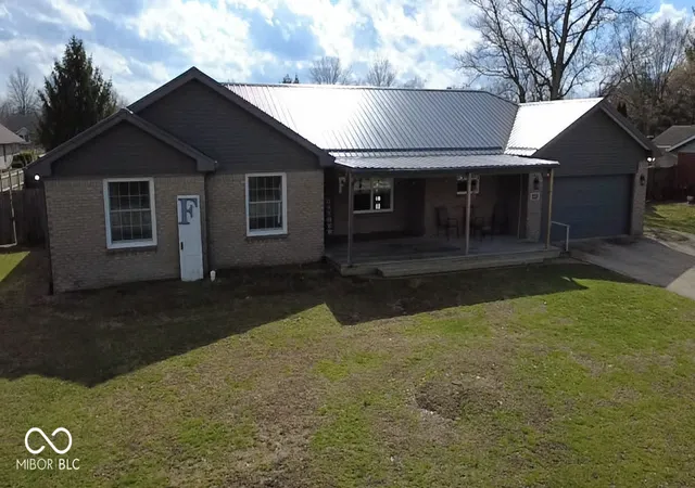 Photo 2 of Single family home for sale at 645 Parkeway Dr, Rockville, IN 47872 | MLS# 22087819 | Listing updated on 2026-09-26