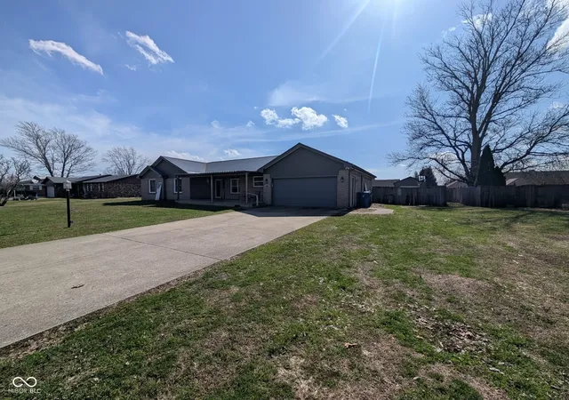 Photo 3 of Single family home for sale at 645 Parkeway Dr, Rockville, IN 47872 | MLS# 22087819 | Listing updated on 2026-09-26