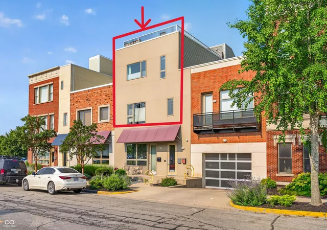 Photo 4 of Condo for sale at 1014 Jackson St, Columbus, IN 47201 | MLS# 22088874 | Listing updated on 2026-09-10