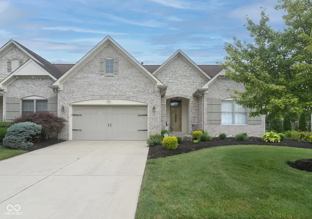 Photo 1 of Single family home for sale at 4082 Bayberry Ct, Greenwood, IN 46143 | MLS# 22089020 | Listing updated on 2026-09-22