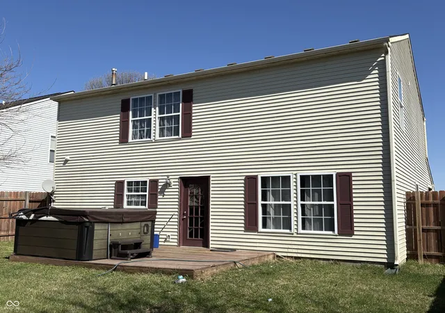 Photo 3 of Single family home for sale at 347 Sunbeam Ln, Greenwood, IN 46143 | MLS# 22089298 | Listing updated on 2026-09-14