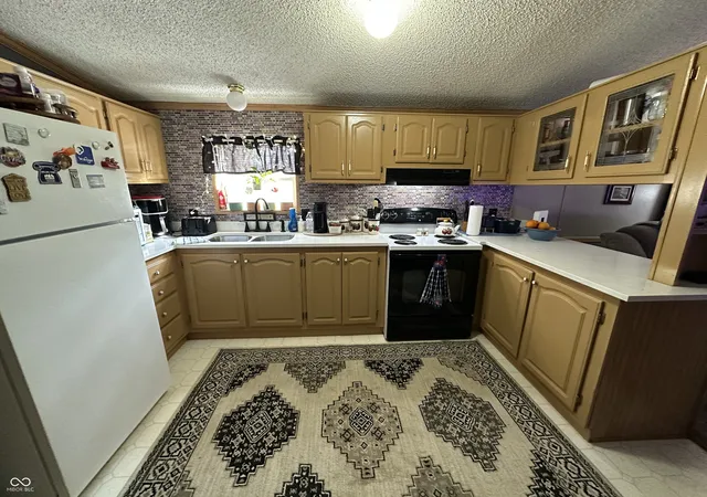 Photo 3 of Sale Pending at 1004 Van Bibber Lake Est, Greencastle, IN 46135 | MLS# 22089970 | Listing updated on 2026-09-15