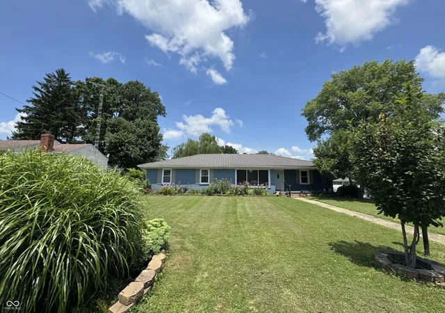 Photo 2 of Single family home for sale at 1324 Westwood Blvd, Connersville, IN 47331 | MLS# 22090119 | Listing updated on 2026-09-14