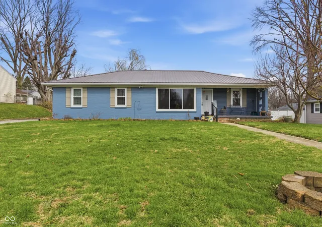 Photo 3 of Single family home for sale at 1324 Westwood Blvd, Connersville, IN 47331 | MLS# 22090119 | Listing updated on 2026-09-14