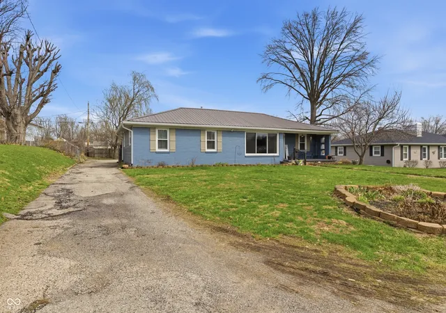 Photo 4 of Single family home for sale at 1324 Westwood Blvd, Connersville, IN 47331 | MLS# 22090119 | Listing updated on 2026-09-14
