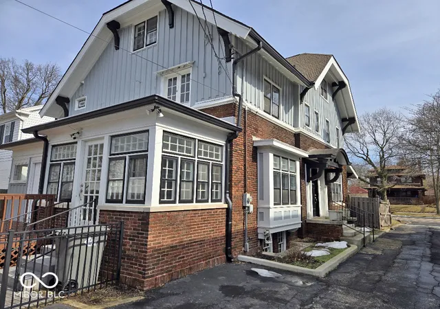 Photo 4 of Single family home for sale at 3848 Washington Blvd, Indianapolis, IN 46205 | MLS# 22090369 | Listing updated on 2026-09-11