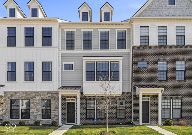 Photo 3 of Sale Pending at 3267 Morab Dr, Zionsville, IN 46077 | MLS# 22090939 | Listing updated on 2026-09-23