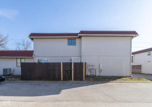 Photo 2 of Sale Pending at 2850 Punto Alto Ct, Indianapolis, IN 46227 | MLS# 22091033 | Listing updated on 2026-09-15