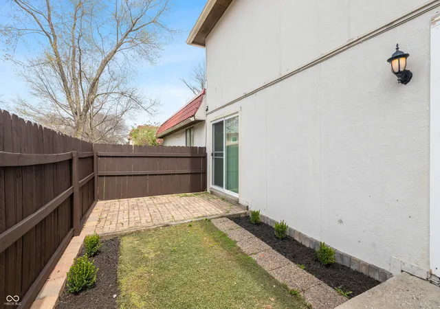 Photo 3 of Sale Pending at 2850 Punto Alto Ct, Indianapolis, IN 46227 | MLS# 22091033 | Listing updated on 2026-09-15