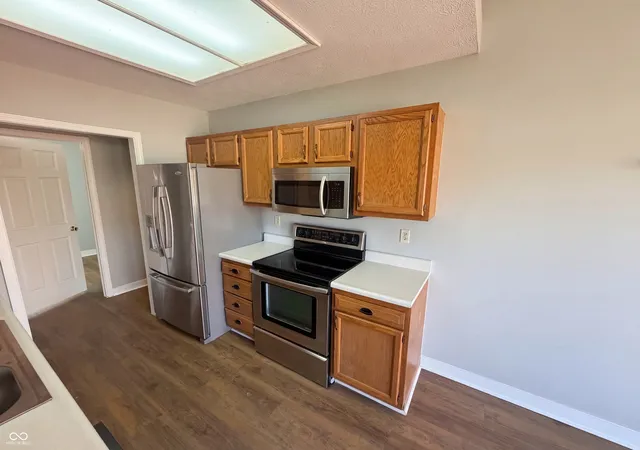 Photo 2 of Single family home for sale at 227 Park Pl Ct, Avon, IN 46123 | MLS# 22091672 | Listing updated on 2026-09-10