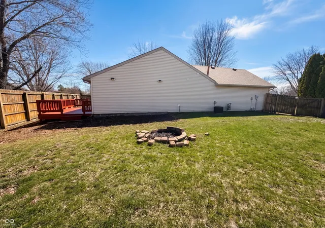 Photo 4 of Single family home for sale at 227 Park Pl Ct, Avon, IN 46123 | MLS# 22091672 | Listing updated on 2026-10-01