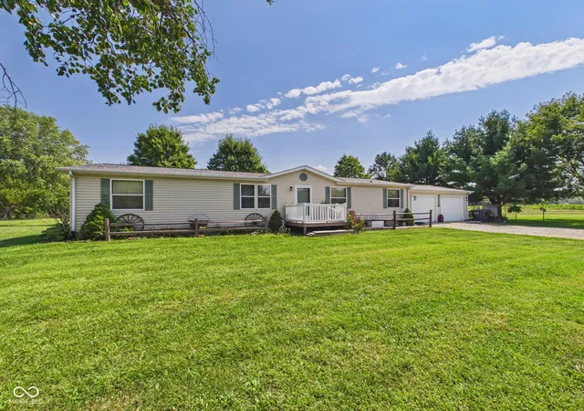 Photo 1 of Manufactured home for sale at 4695 E 100 South, Anderson, IN 46017 | MLS# 22092240 | Listing updated on 2026-09-10
