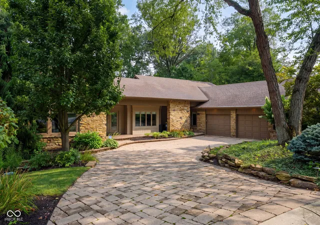 Photo 1 of Single family home for sale at 10707 Compass Ct, Indianapolis, IN 46256 | MLS# 22092725 | Listing updated on 2026-10-02