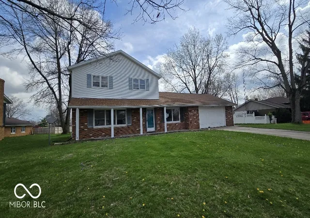 Photo 2 of Sale Pending at 6600 N Brindale Dr, Muncie, IN 47304 | MLS# 22093103 | Listing updated on 2026-09-24