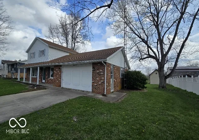 Photo 4 of Sale Pending at 6600 N Brindale Dr, Muncie, IN 47304 | MLS# 22093103 | Listing updated on 2026-09-24