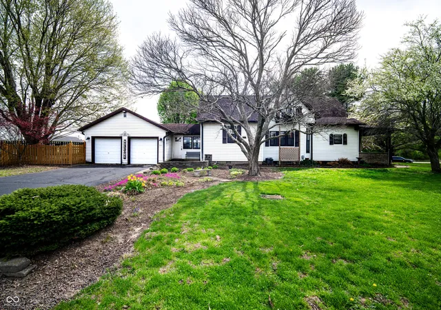 Photo 2 of Single family home for sale at 3151 E 150 South, Franklin, IN 46131 | MLS# 22094205 | Listing updated on 2026-10-06