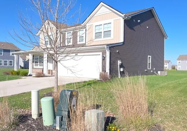 Photo 3 of Single family home for sale at 6951 Sonora Blvd, Brownsburg, IN 46112 | MLS# 22094525 | Listing updated on 2026-09-10