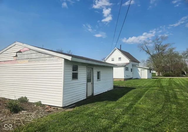 Photo 4 of Single family home for sale at 355 W Commerce St, Dunkirk, IN 47336 | MLS# 22094826 | Listing updated on 2026-09-11