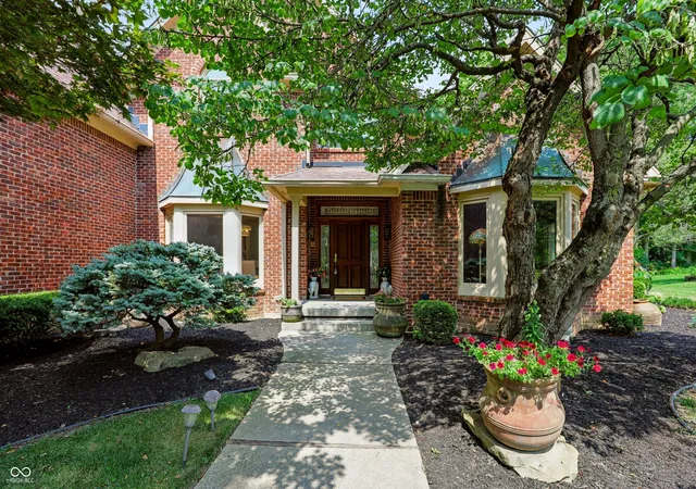Photo 3 of Single family home for sale at 8719 Worthington Ct, Indianapolis, IN 46278 | MLS# 22094839 | Listing updated on 2026-09-30