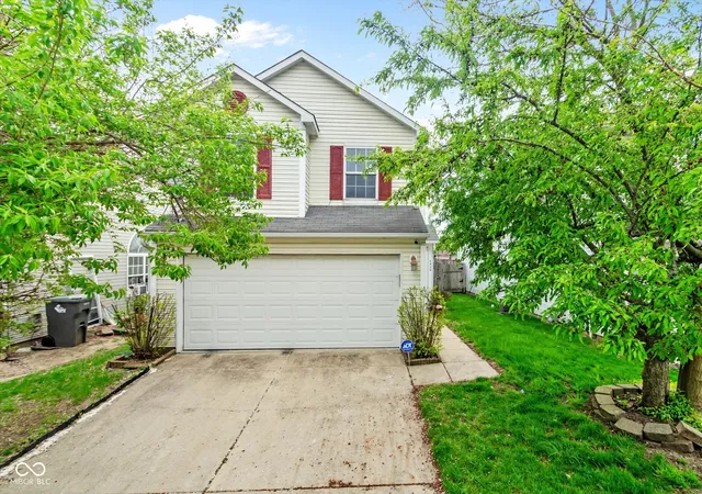 Photo 1 of Single family home for sale at 4829 Ossington Ct, Indianapolis, IN 46254 | MLS# 22094876 | Listing updated on 2026-09-14