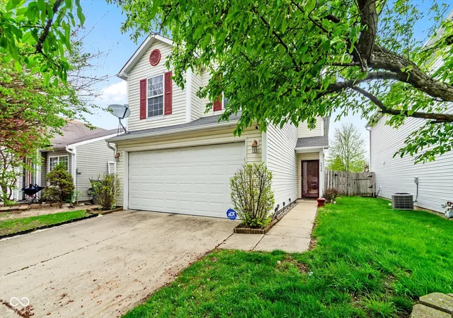 Photo 2 of Single family home for sale at 4829 Ossington Ct, Indianapolis, IN 46254 | MLS# 22094876 | Listing updated on 2026-09-14