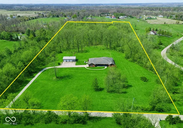 Photo 3 of House for sale at 4244 Flake Rd, Martinsville, IN 46151 | MLS# 22095076 | Listing updated on 2026-09-15