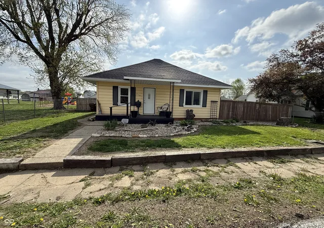 Photo 2 of Sale Pending at 61 S West St, Rosedale, IN 47874 | MLS# 22095114 | Listing updated on 2026-10-16