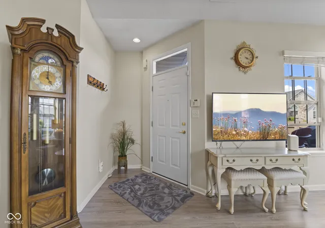 Photo 3 of Condo for sale at 5807 Cool Holw Way, Indianapolis, IN 46237 | MLS# 22095150 | Listing updated on 2026-10-07