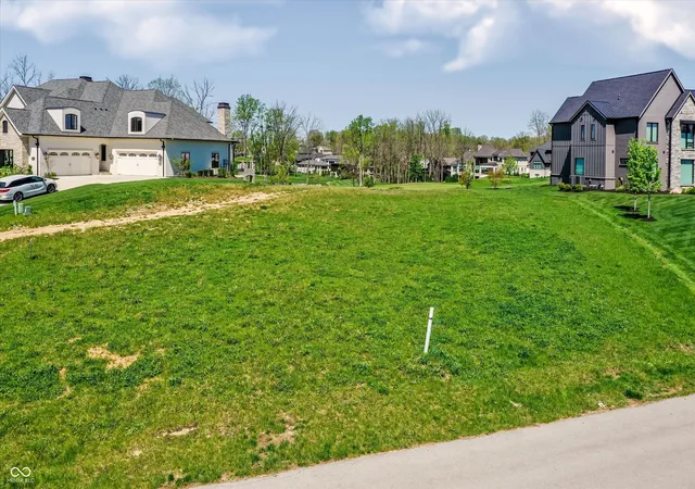 Photo 4 of Single family home for sale at 1366 Forest Hills Dr, Westfield, IN 46074 | MLS# 22095244 | Listing updated on 2026-09-11