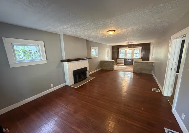 Photo 3 of Single family home for sale at 529 N Chester Ave, Indianapolis, IN 46201 | MLS# 22095309 | Listing updated on 2026-10-06