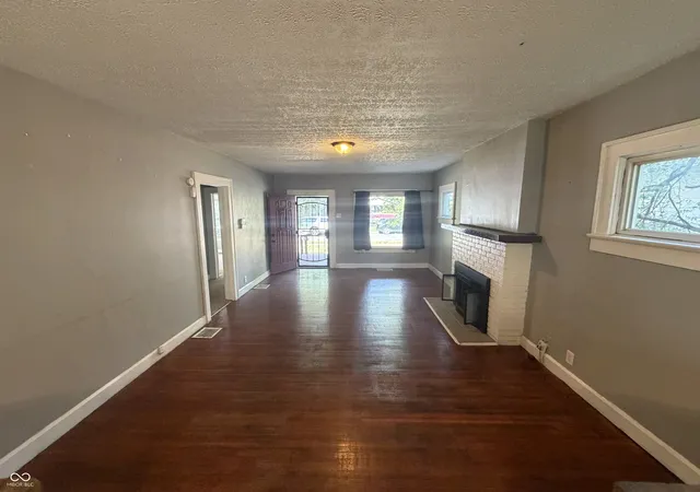 Photo 4 of Single family home for sale at 529 N Chester Ave, Indianapolis, IN 46201 | MLS# 22095309 | Listing updated on 2026-10-06