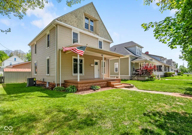Photo 3 of Single family home for sale at 624 N Pine St, Seymour, IN 47274 | MLS# 22097068 | Listing updated on 2026-09-22