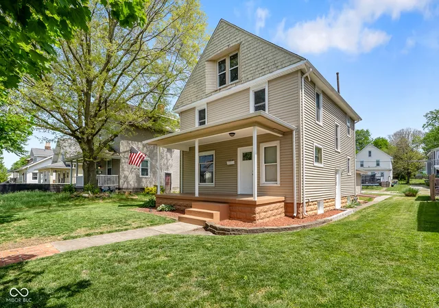 Photo 3 of Single family home for sale at 624 N Pine St, Seymour, IN 47274 | MLS# 22097068 | Listing updated on 2026-09-22