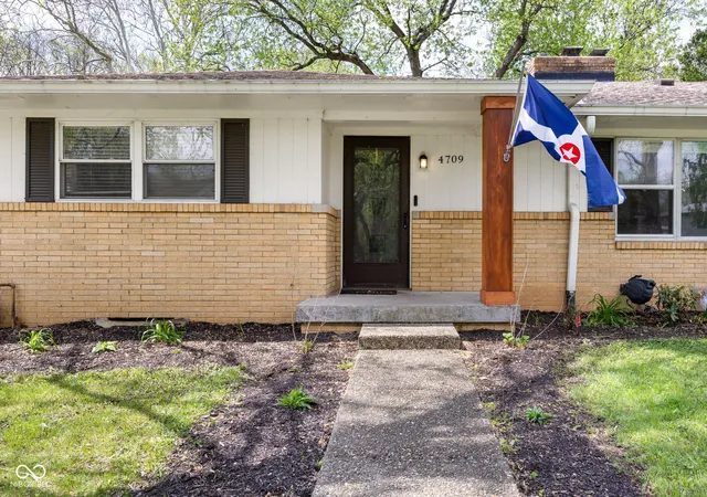 Photo 3 of Single family home for sale at 4709 Andover Sq, Indianapolis, IN 46226 | MLS# 22097327 | Listing updated on 2026-10-07
