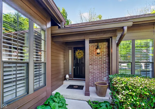 Photo 3 of Sale Pending at 5263 Windridge Dr, Indianapolis, IN 46226 | MLS# 22097513 | Listing updated on 2026-09-14