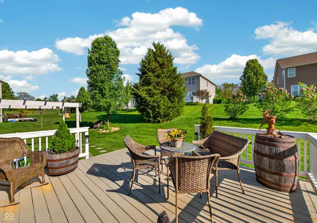 Photo 3 of Single family home for sale at 697 Lake Vista Dr, Columbus, IN 47201 | MLS# 22097716 | Listing updated on 2026-09-11