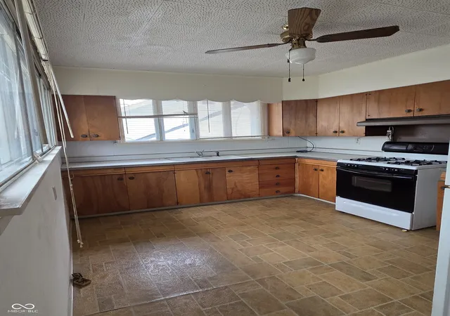 Photo 4 of Single family home for sale at 4645 Rookwood Ave, Indianapolis, IN 46208 | MLS# 22098024 | Listing updated on 2026-10-02