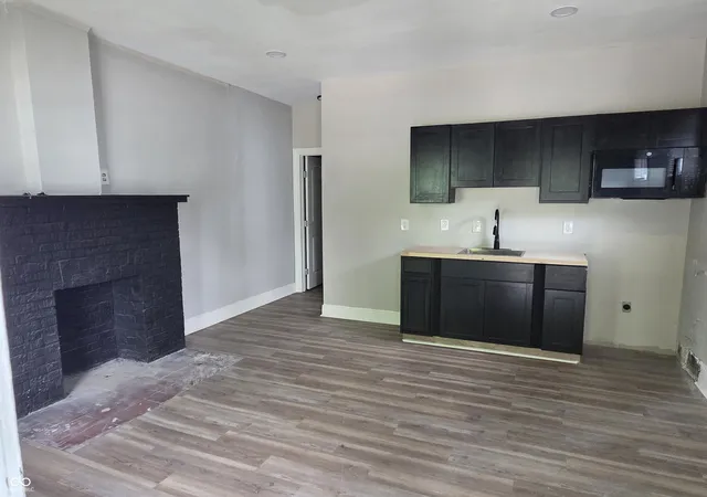 Photo 3 of House for sale at 848 N Oxford St, Indianapolis, IN 46201 | MLS# 22098033 | Listing updated on 2026-10-20
