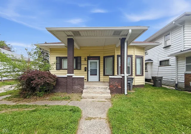 Photo 1 of Sale Pending at 3032 Boulevard Pl, Indianapolis, IN 46208 | MLS# 22098204 | Listing updated on 2026-09-29