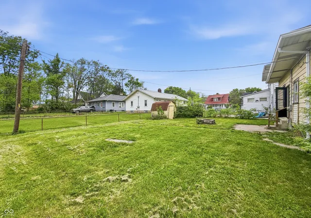 Photo 4 of Sale Pending at 3032 Boulevard Pl, Indianapolis, IN 46208 | MLS# 22098204 | Listing updated on 2026-09-29