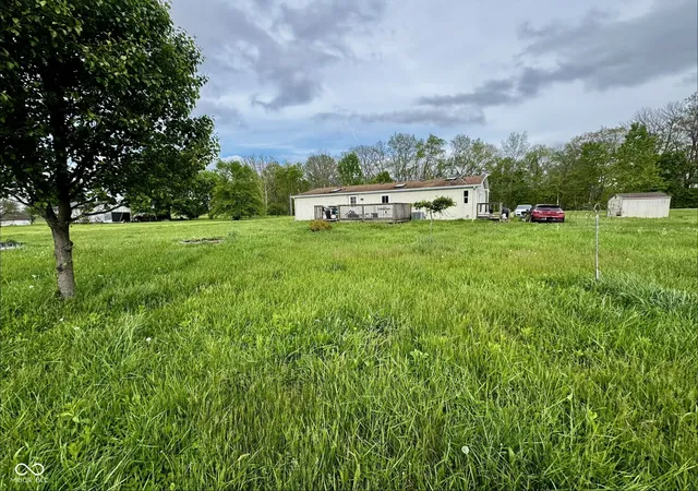 Photo 2 of Sale Pending at 4792 W Fall Crk Rd, Crawfordsville, IN 47933 | MLS# 22098573 | Listing updated on 2026-09-11