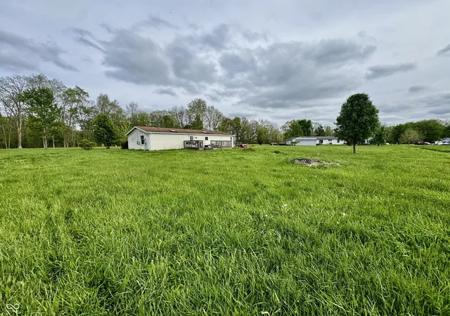 Photo 3 of Sale Pending at 4792 W Fall Crk Rd, Crawfordsville, IN 47933 | MLS# 22098573 | Listing updated on 2026-09-11